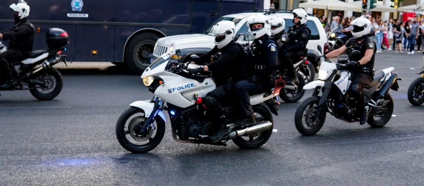 ΕΛ.ΑΣ: Συνελήφθησαν 19 άτομα σε διαμέρισμα στην Κυψέλη για τυχερά παιχνίδια & παραβίαση των μέτρων του κορωνοϊού